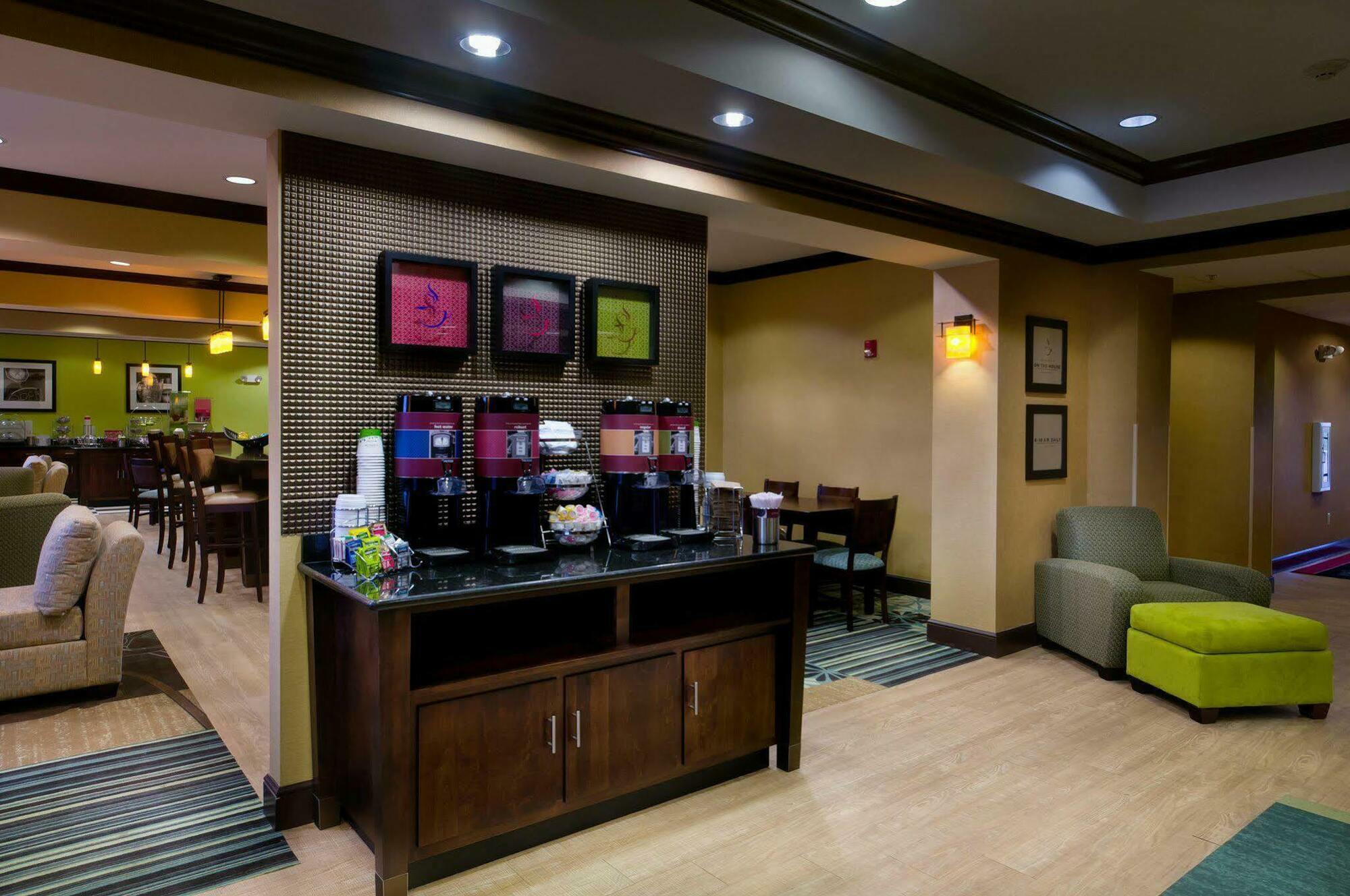 Hampton Inn Stow Екстер'єр фото