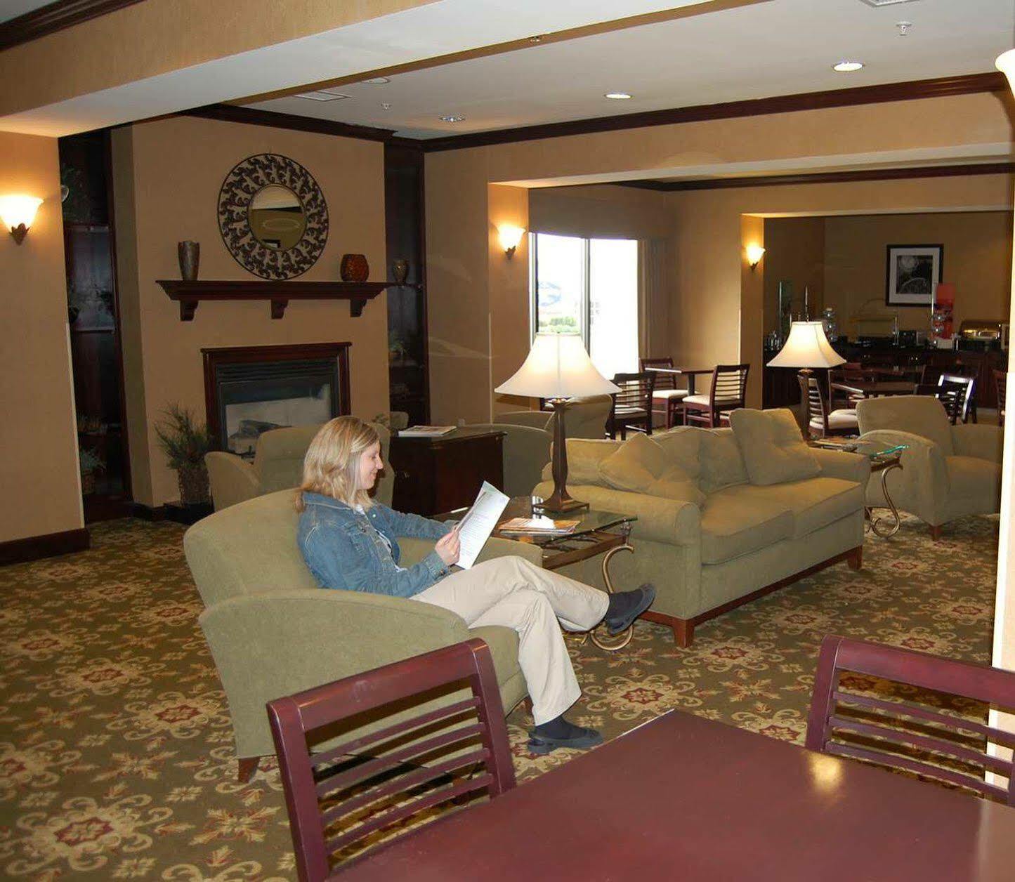 Hampton Inn Stow Екстер'єр фото