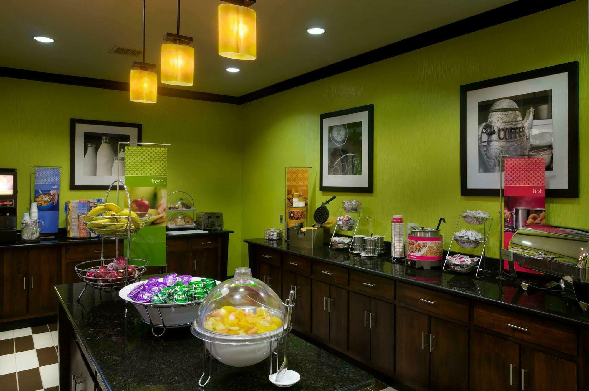 Hampton Inn Stow Екстер'єр фото