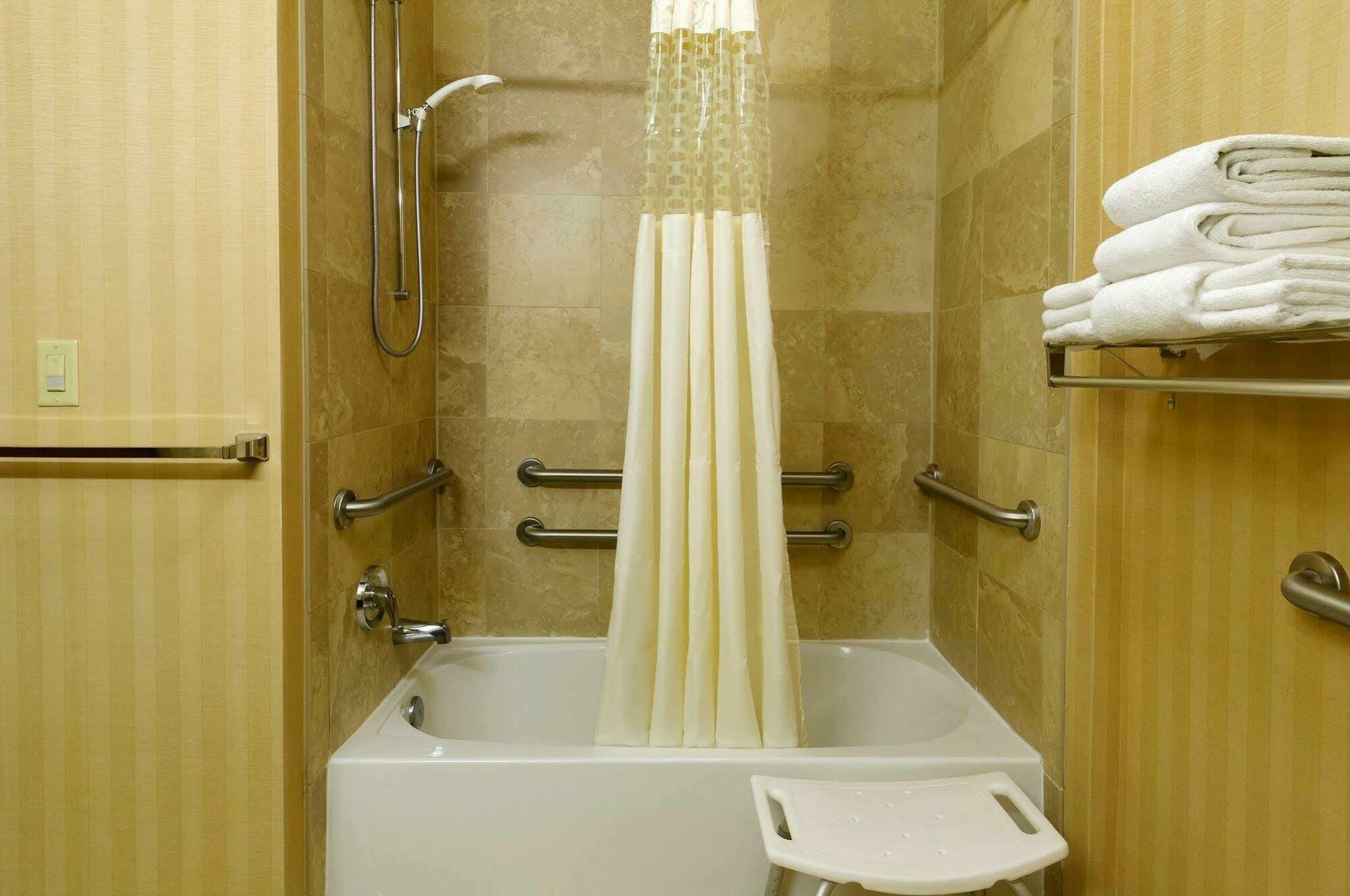 Hampton Inn Stow Екстер'єр фото