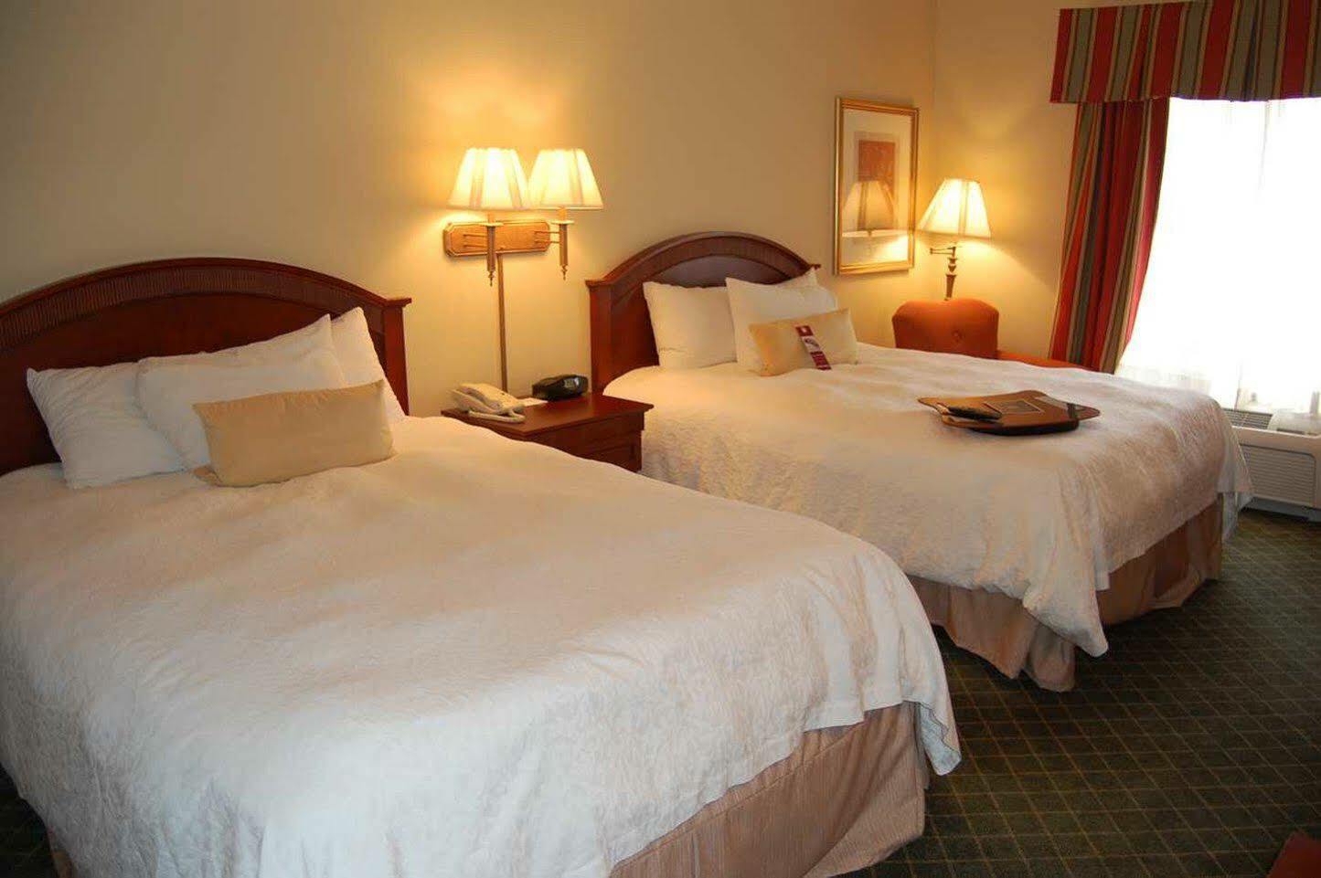Hampton Inn Stow Екстер'єр фото