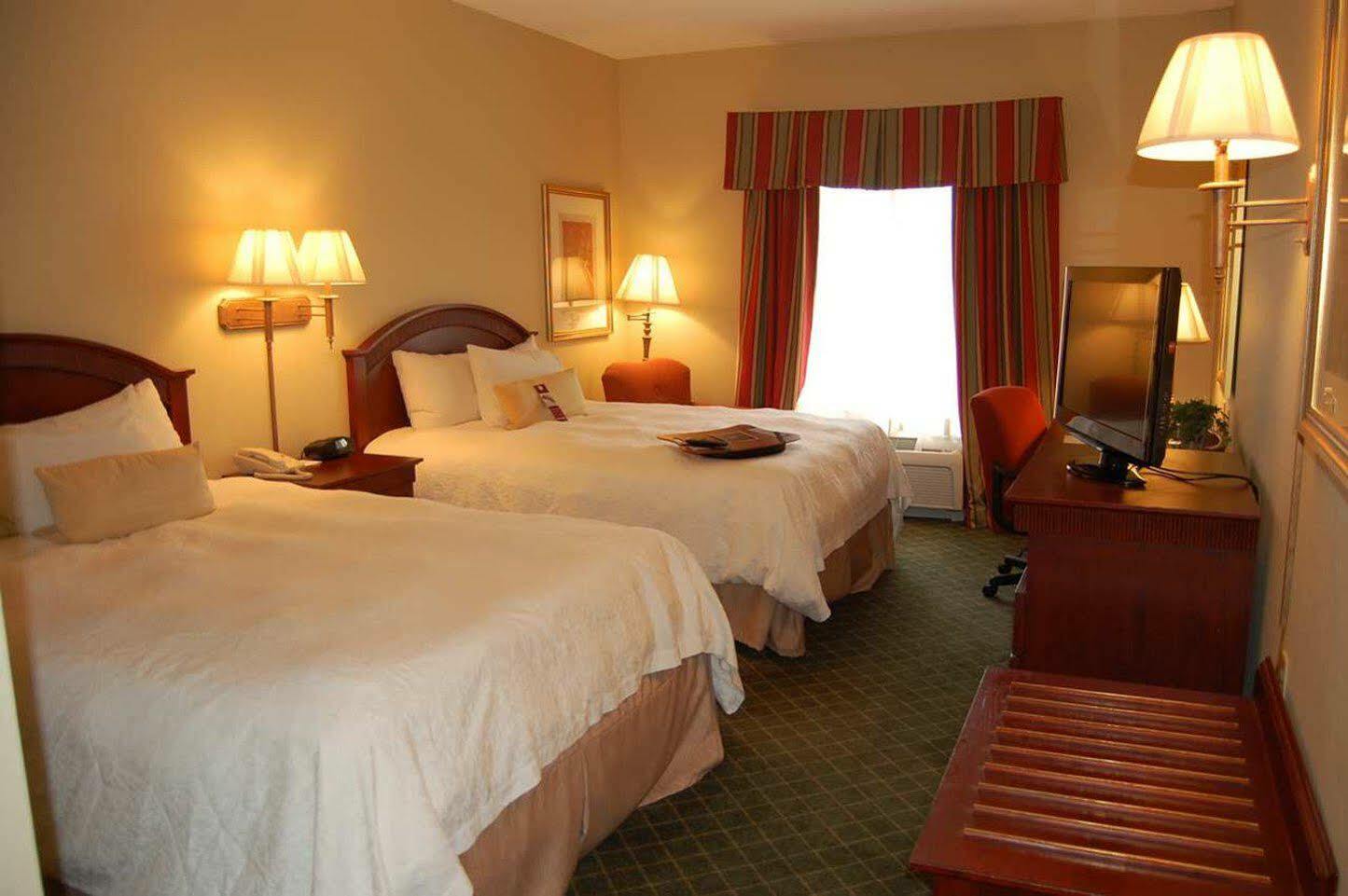 Hampton Inn Stow Екстер'єр фото